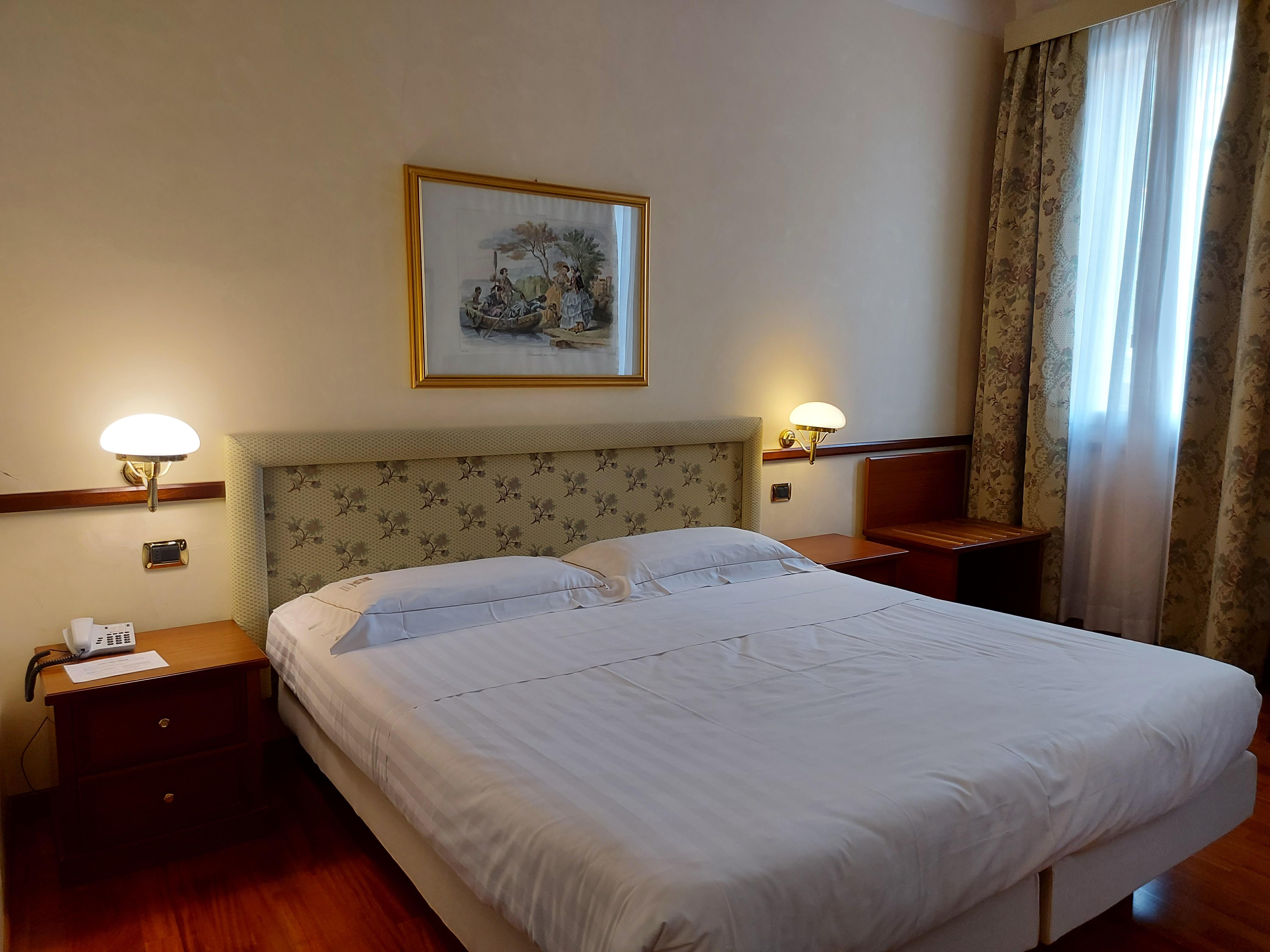 Phi Hotel Dei Medaglioni Correggio Exteriör bild